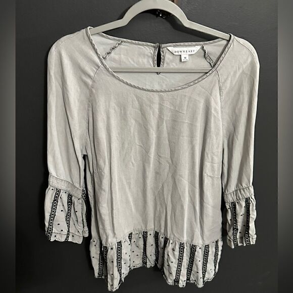 Downeast Pullover Flutter Sleeve Blouse Gray With Black Embroidery Size Medium - Picture 3 of 16